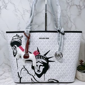 Michael Kors New York City Medium Tote